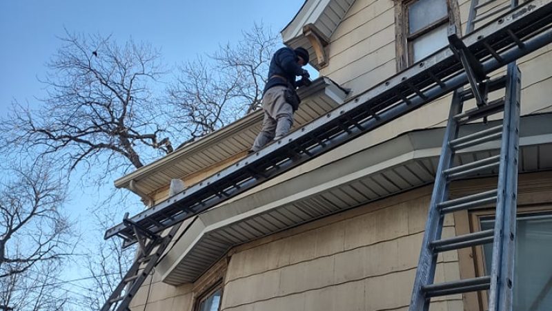 Repair soffit in chicago